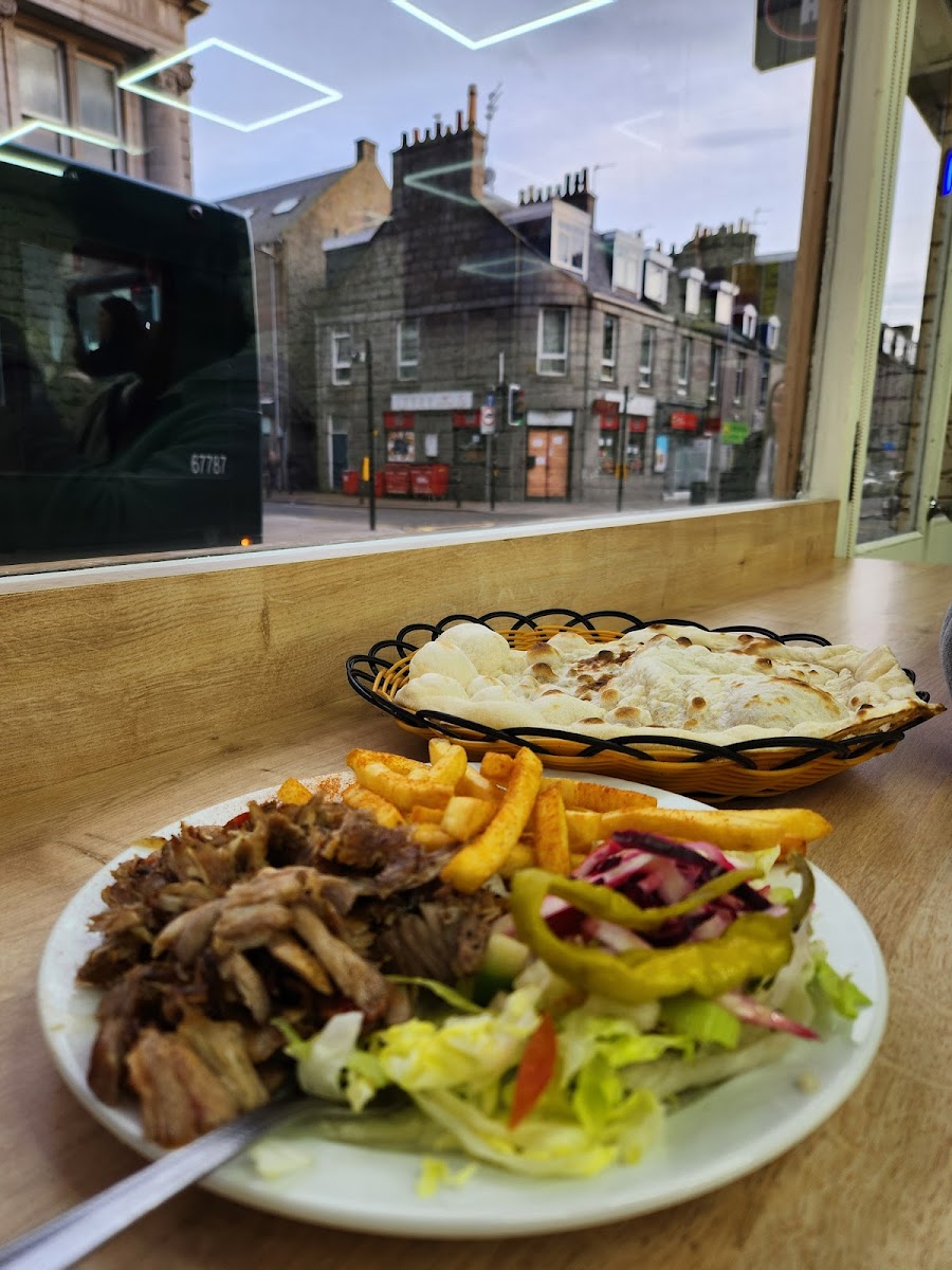 Burrito & Shawarma - Photo 2