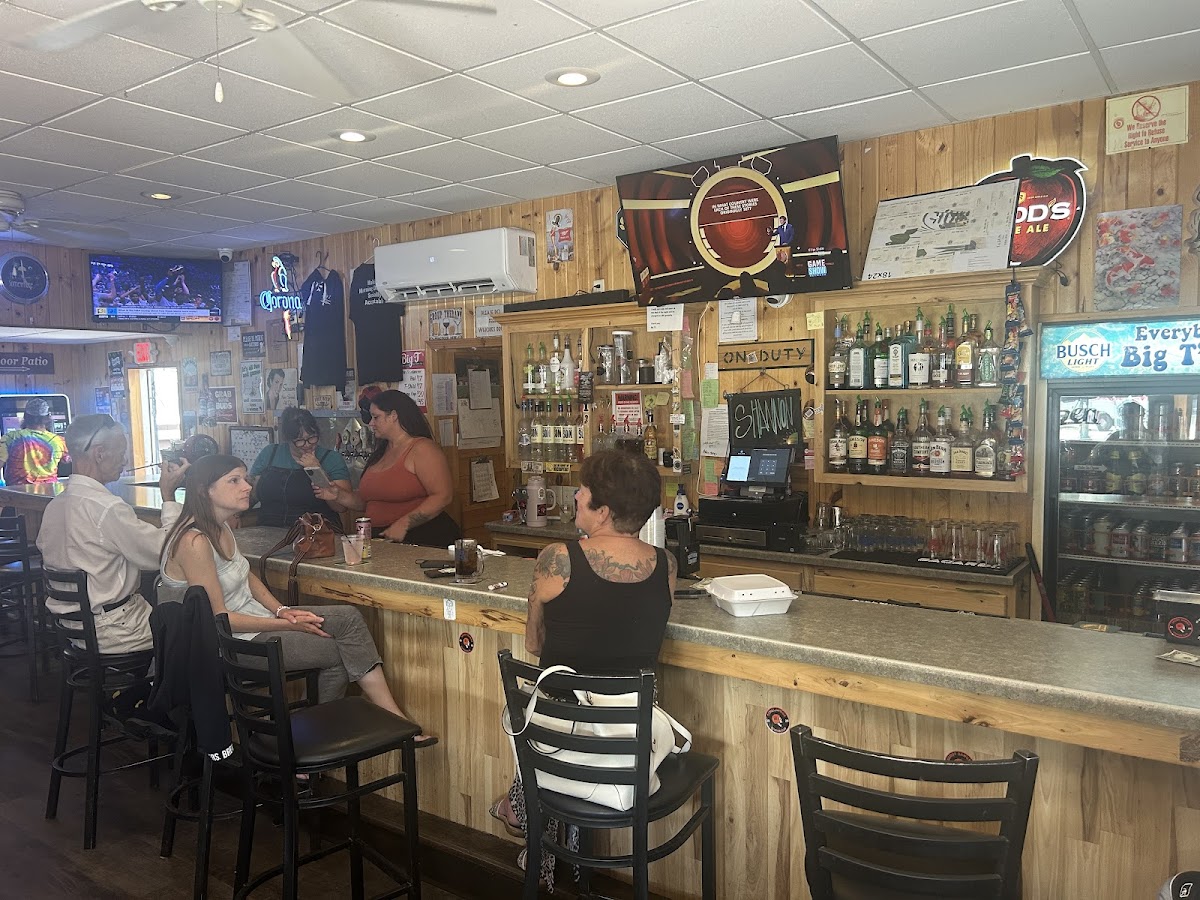 Big T's Saloon & Dive Bar - Photo 2