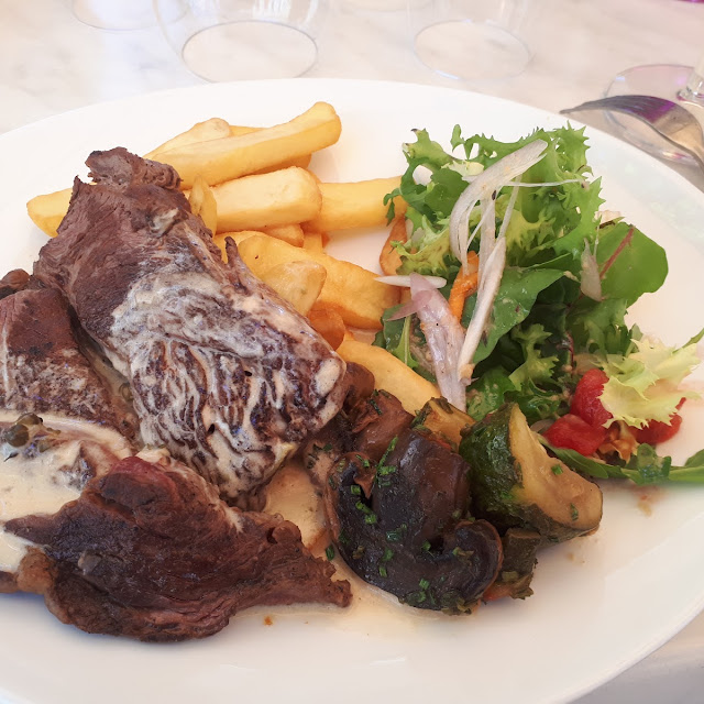 Morceau de Boeuf Sauce Poivre Frites Ratatouille