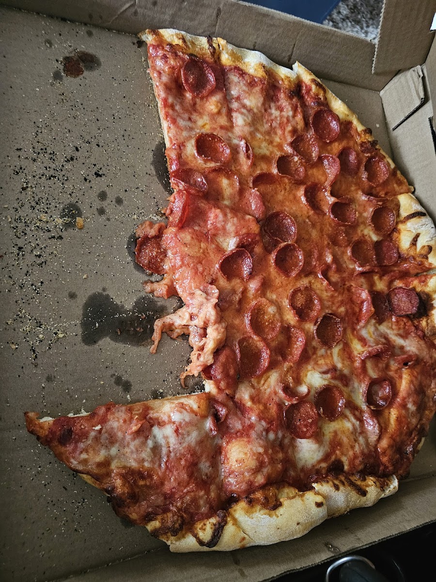 Tom & Nancy's Pizza - Photo 2