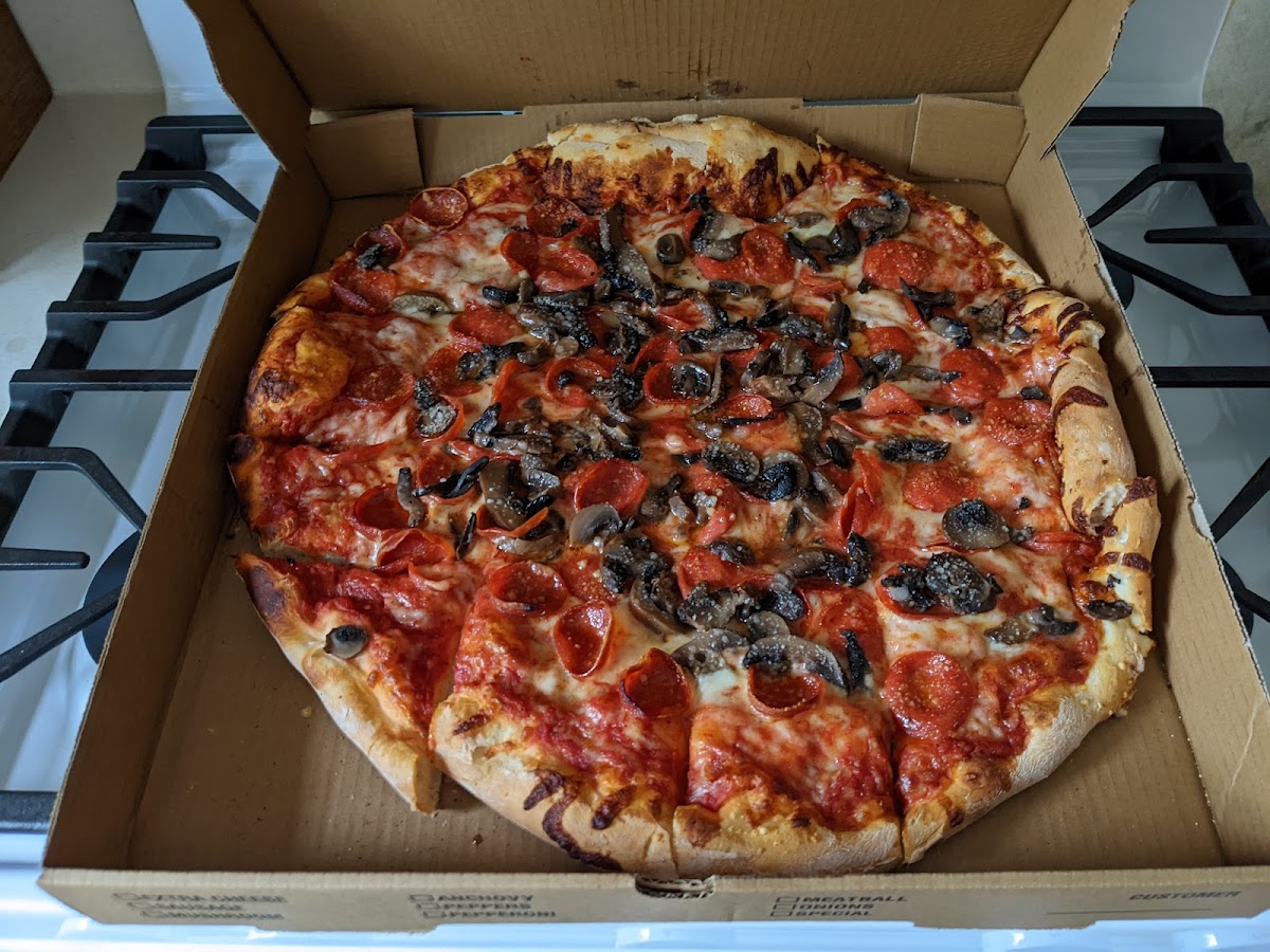 Tom & Nancy's Pizza - Photo 6