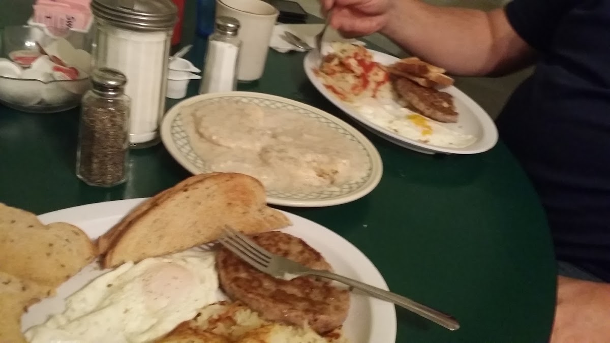 Laura's Country Diner - Photo 4