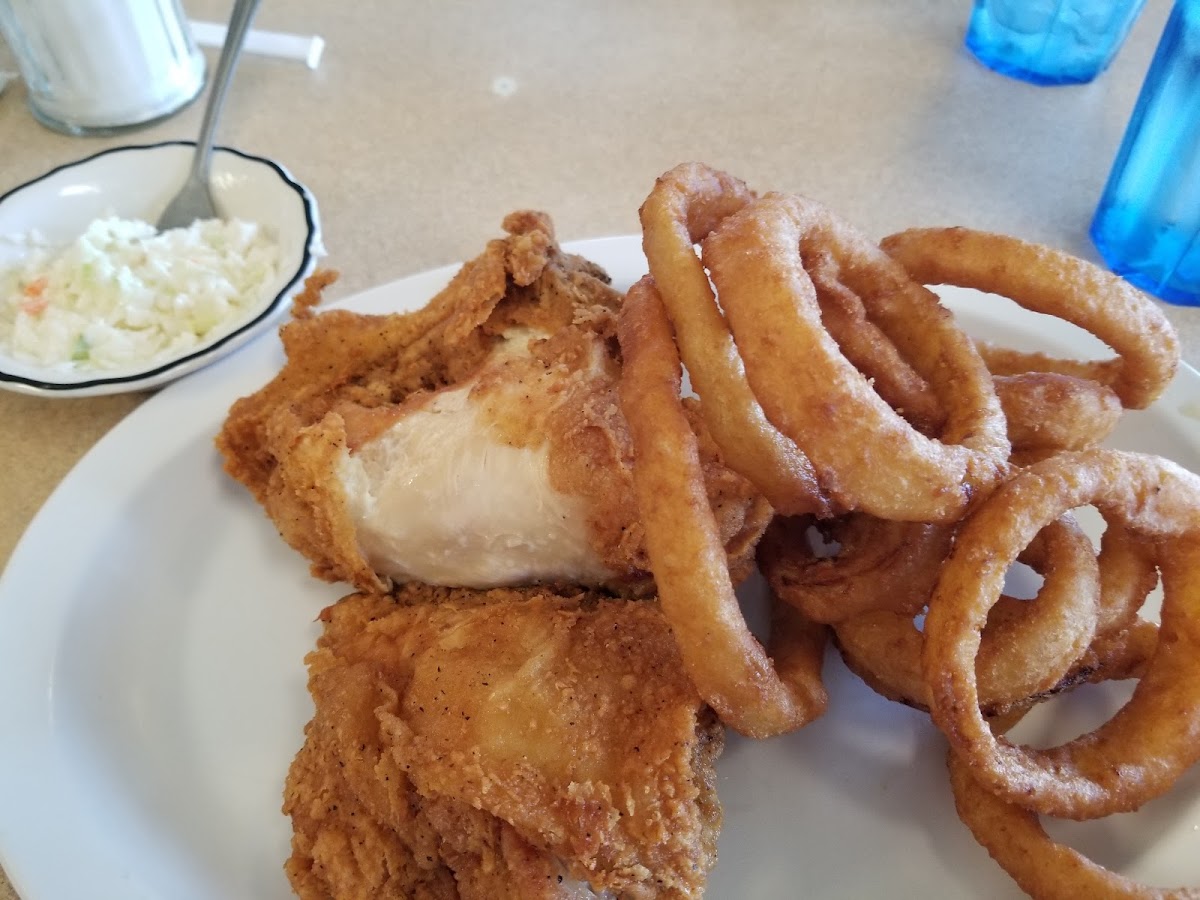 Laura's Country Diner - Photo 7