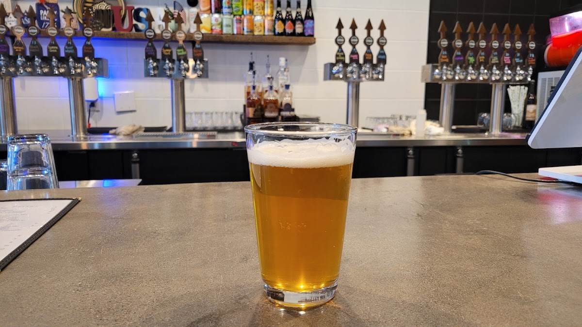 Seven Arrows Taproom - Branson Landing - Photo 4