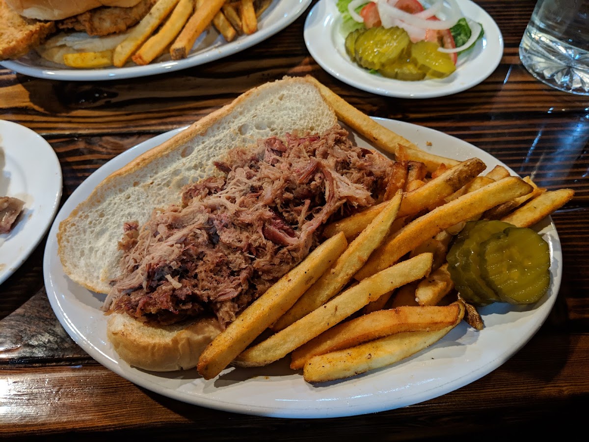 Louisburg BBQ & Brews - Photo 7