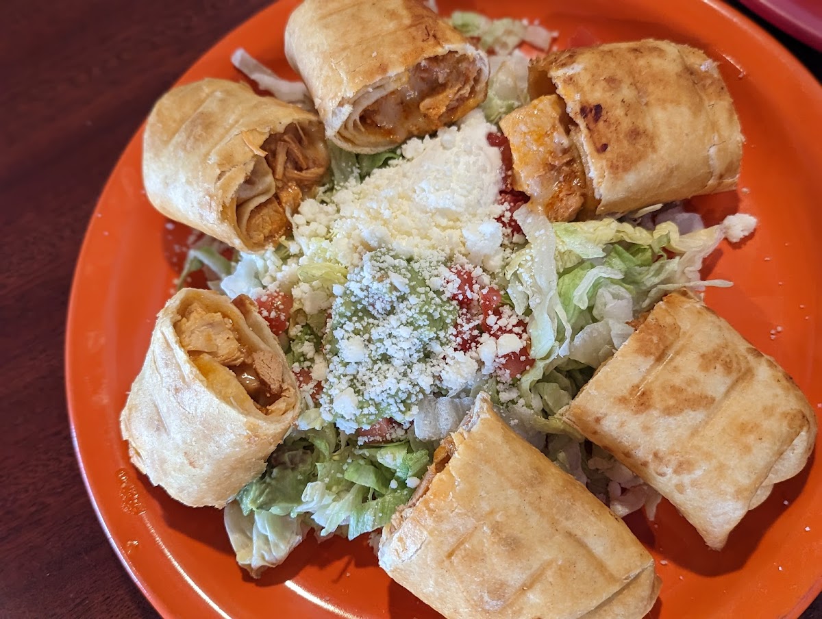 Tequila's Bar & Grill - Photo 8