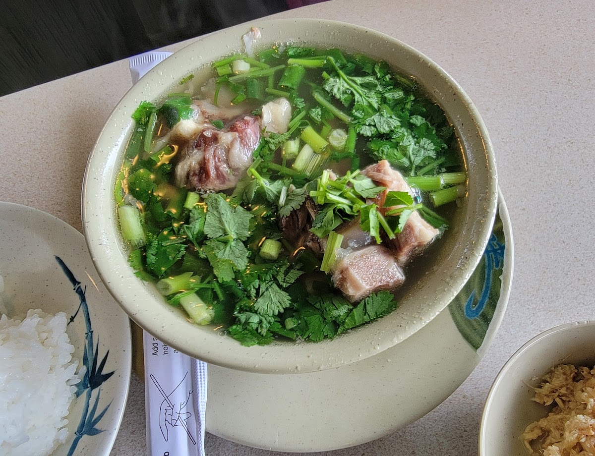 Kam Bowl Restaurant - Photo 1