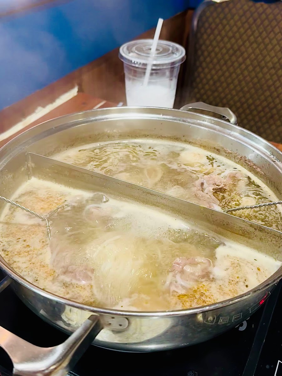Leung Yue Hot Pot - Members Only - Photo 1