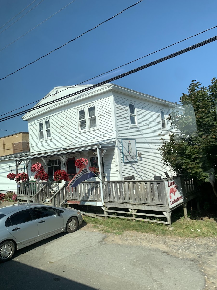 The Harbour Grille & Gift House - Photo 3