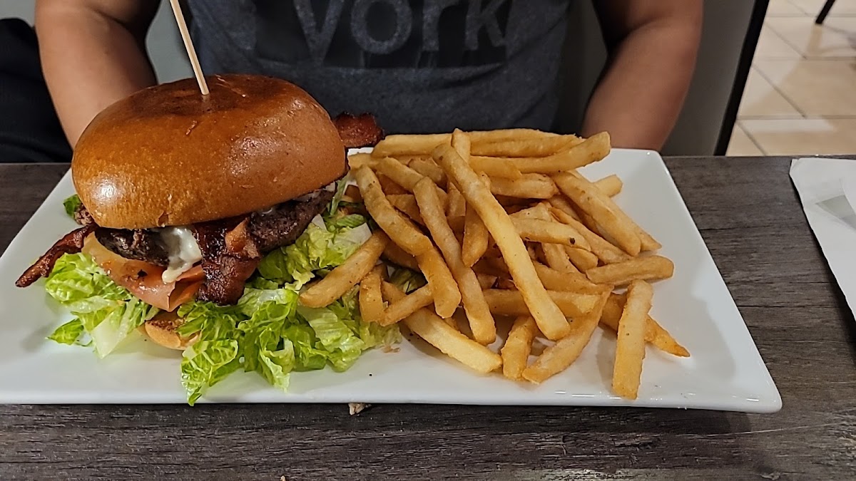 The Spot Bar and Grill - Photo 6