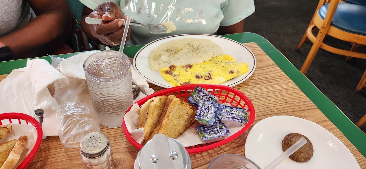Atlantis Pancake House - Photo 3