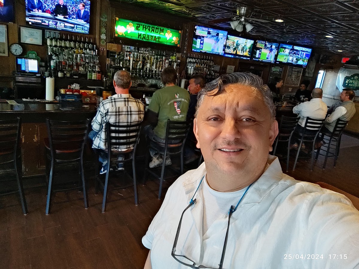 Murph's Tavern - Photo 2