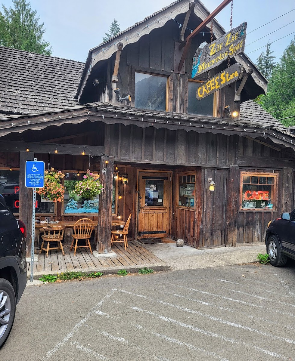Zigzag Mountain Cafe - Photo 2