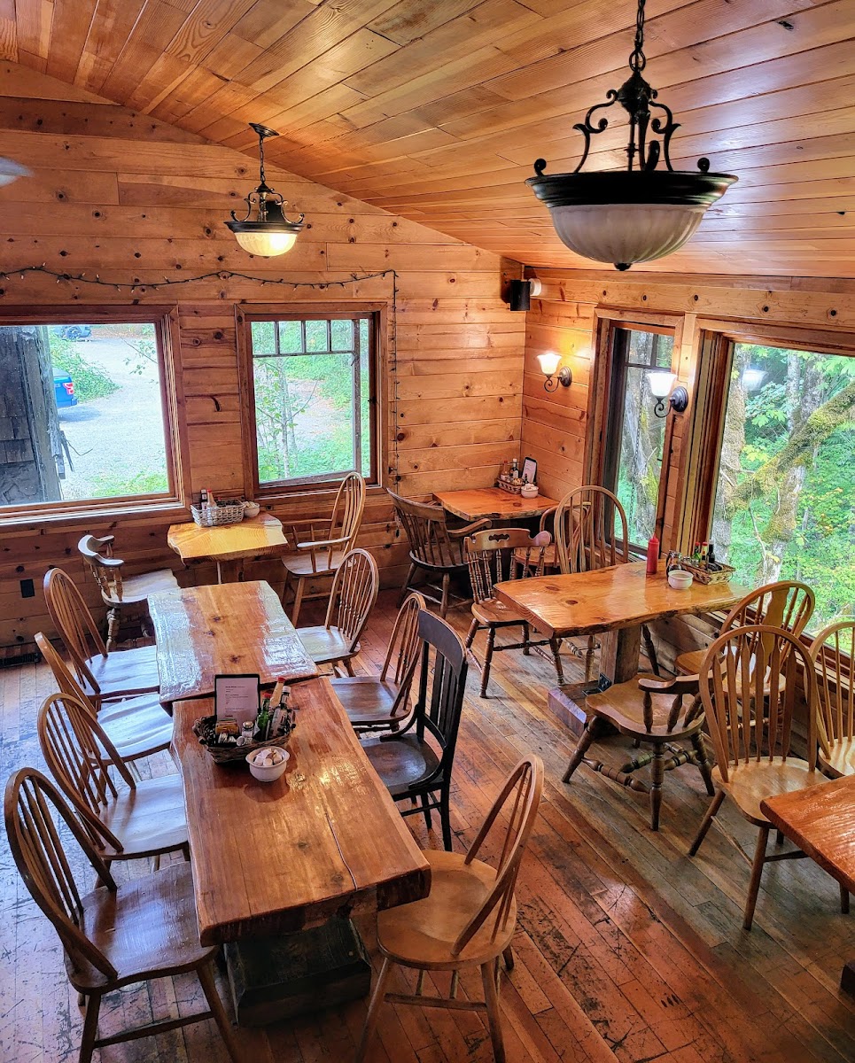 Zigzag Mountain Cafe - Photo 3