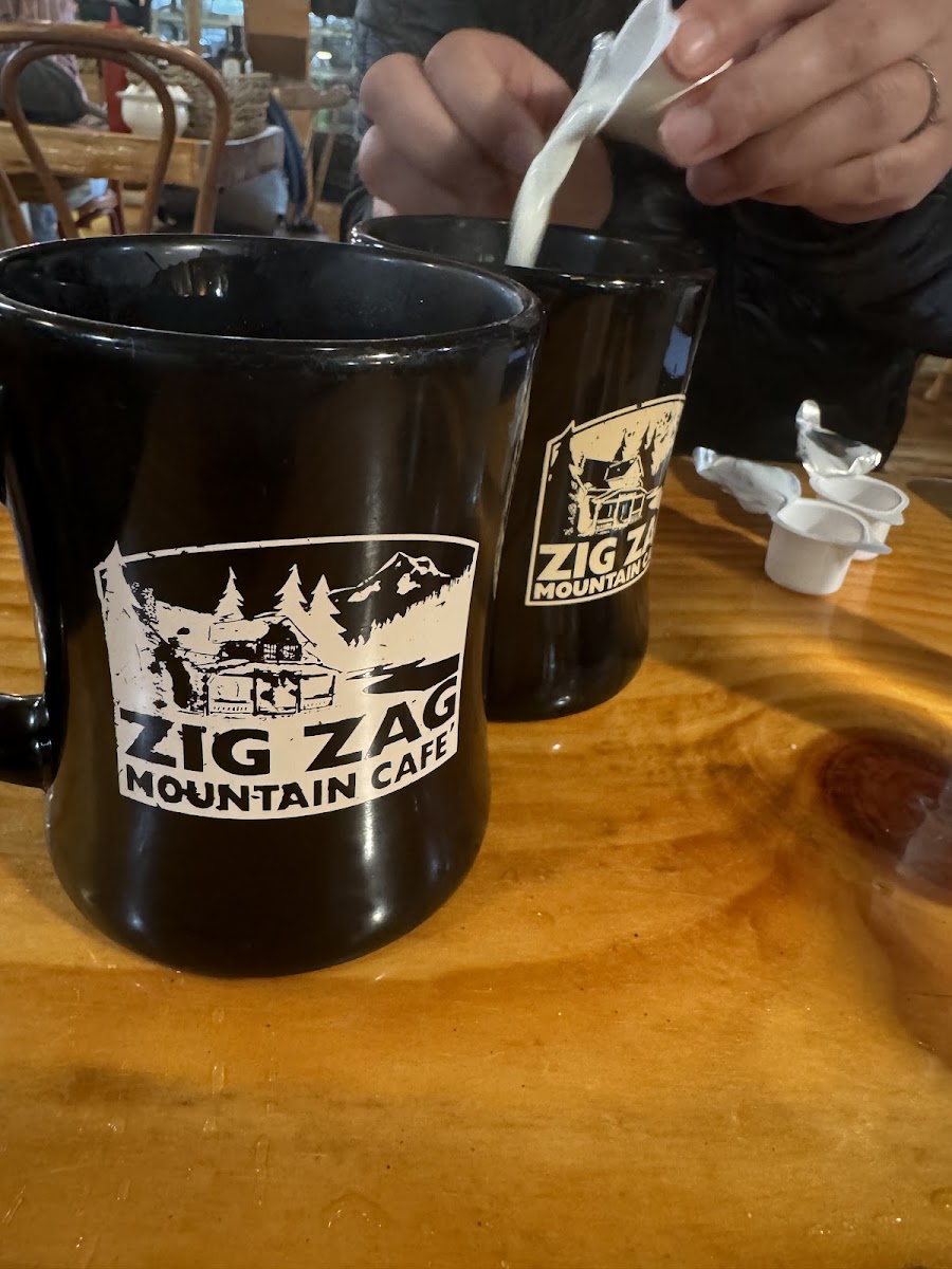 Zigzag Mountain Cafe - Photo 4