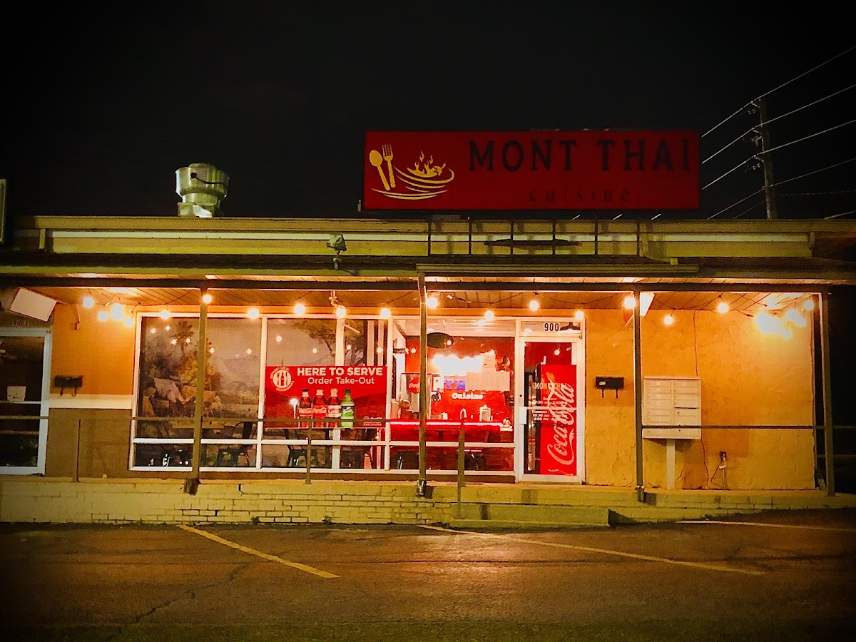 MONT THAI CUISINE - Photo 2