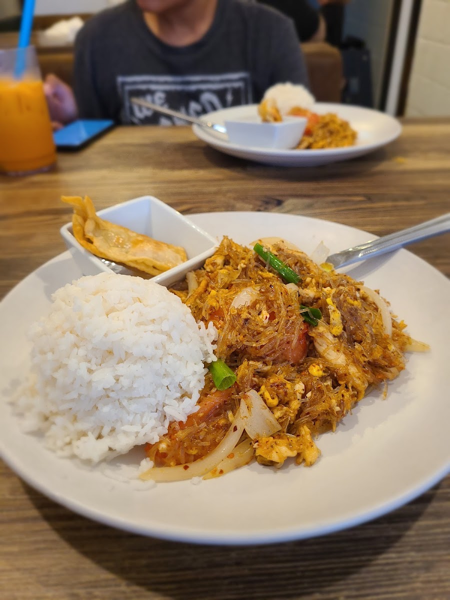 MONT THAI CUISINE - Photo 6