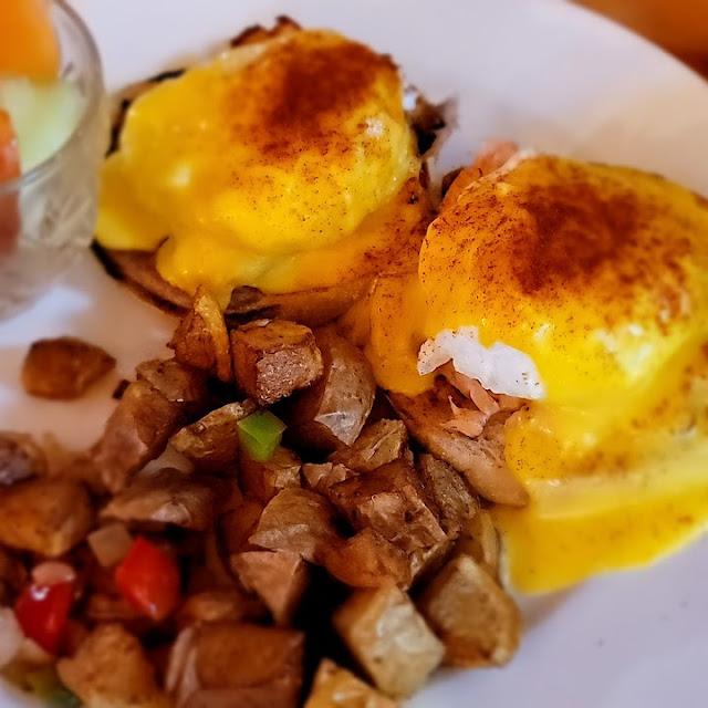 Eggs Benedict