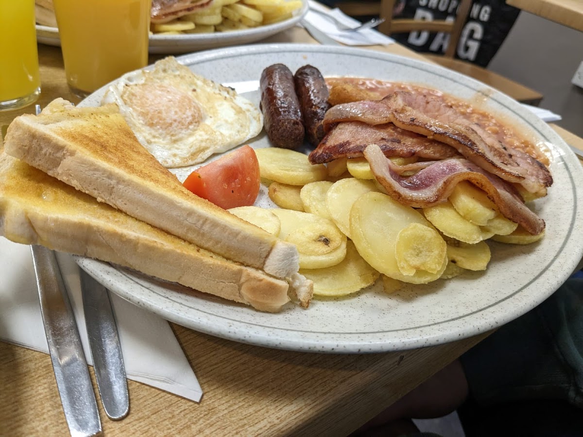 Sam's Cafe & Takeaway - Photo 4