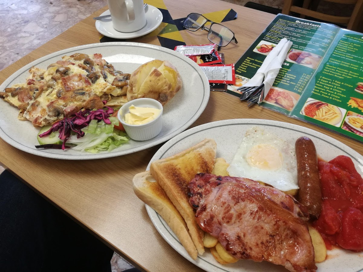 Sam's Cafe & Takeaway - Photo 8