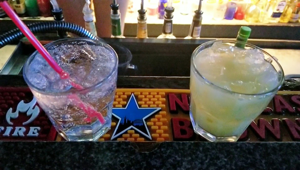 Beach Girls Bar - Photo 2