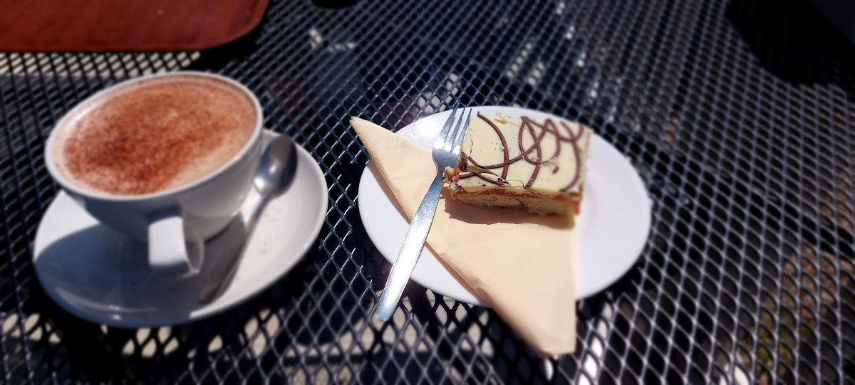 Tall Trees Coffee Shop & Restaurant - Photo 7