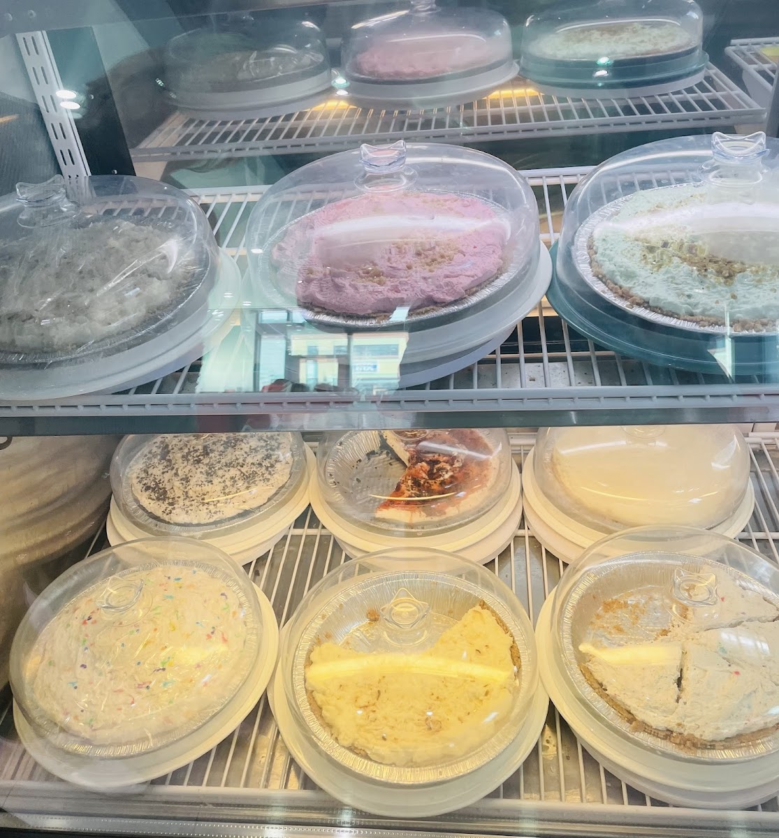Hathaways Diner - Photo 4