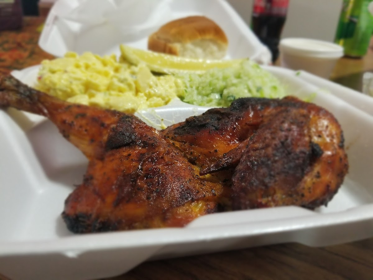 Pigskin All Sports BBQ - Photo 4