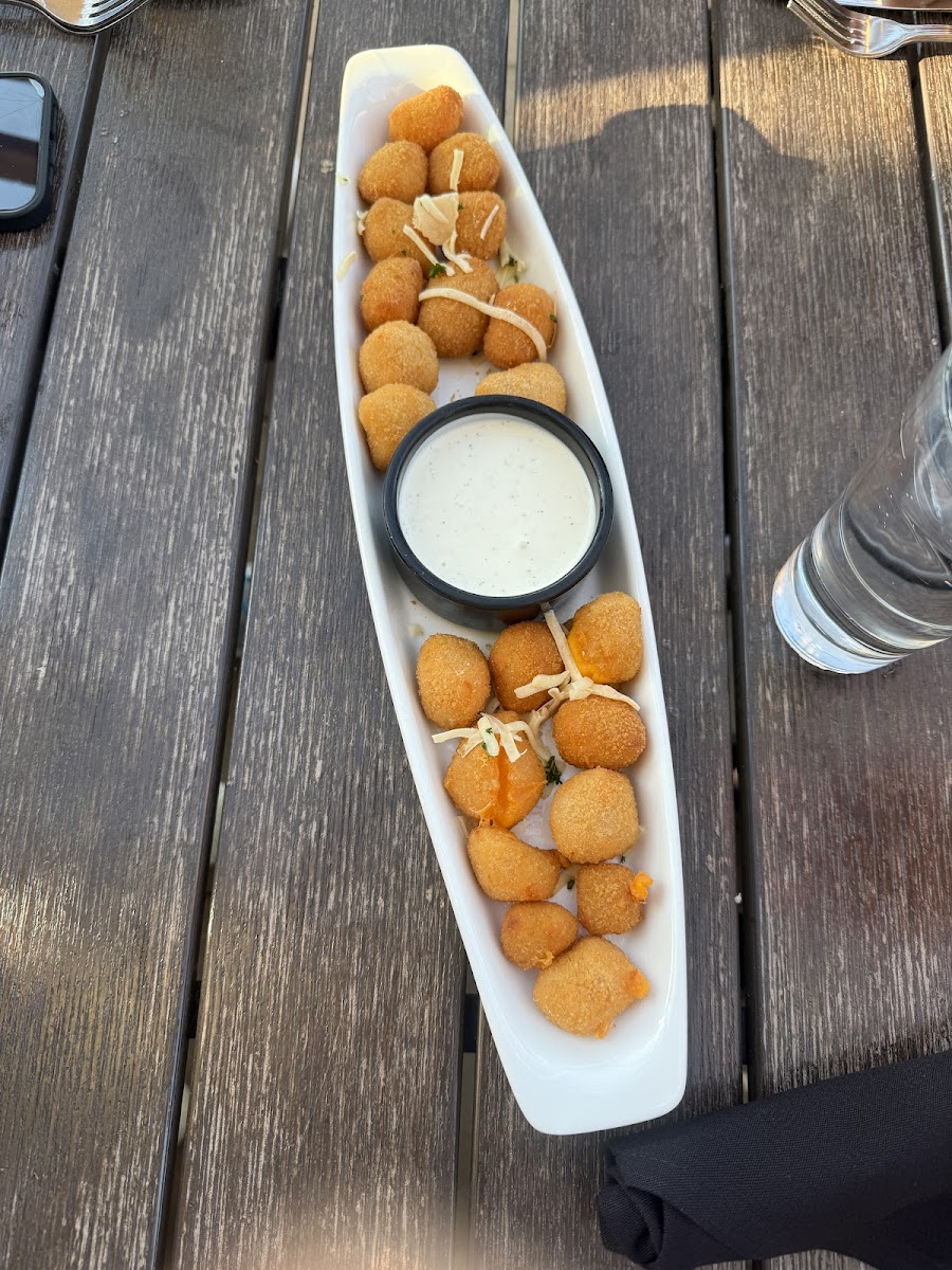 Buck & Honey's - Monona - Photo 4