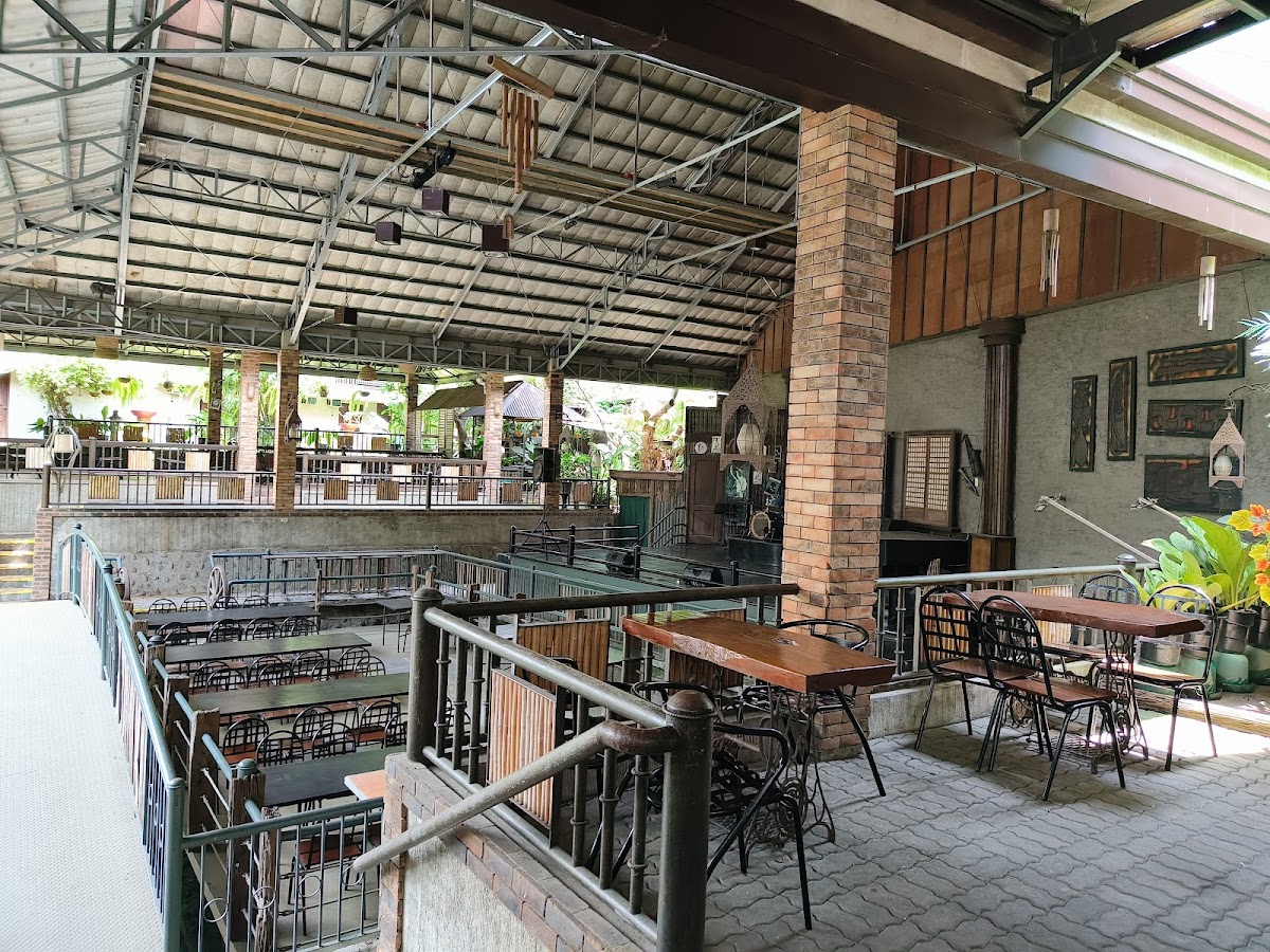 Palmeras Garden Restaurant - Photo 4