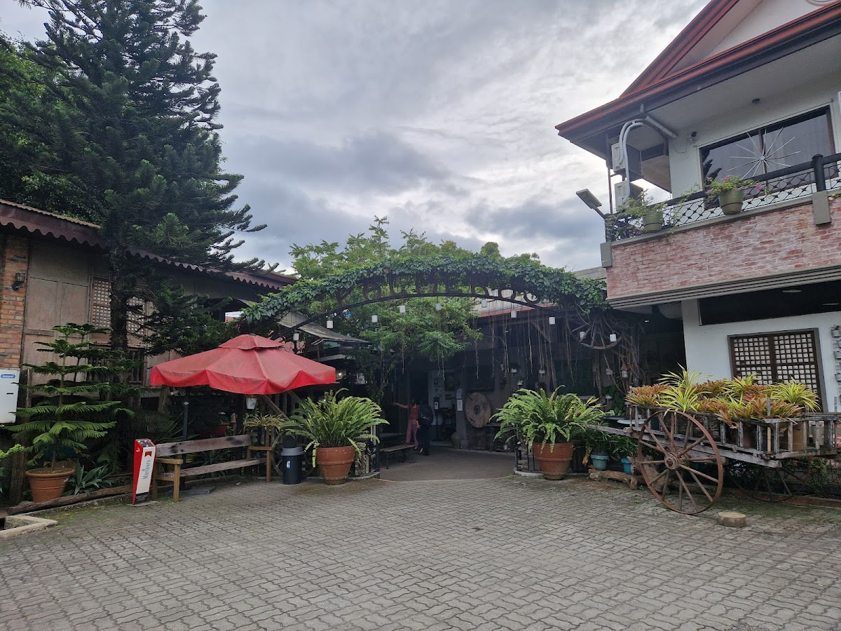 Palmeras Garden Restaurant - Photo 6