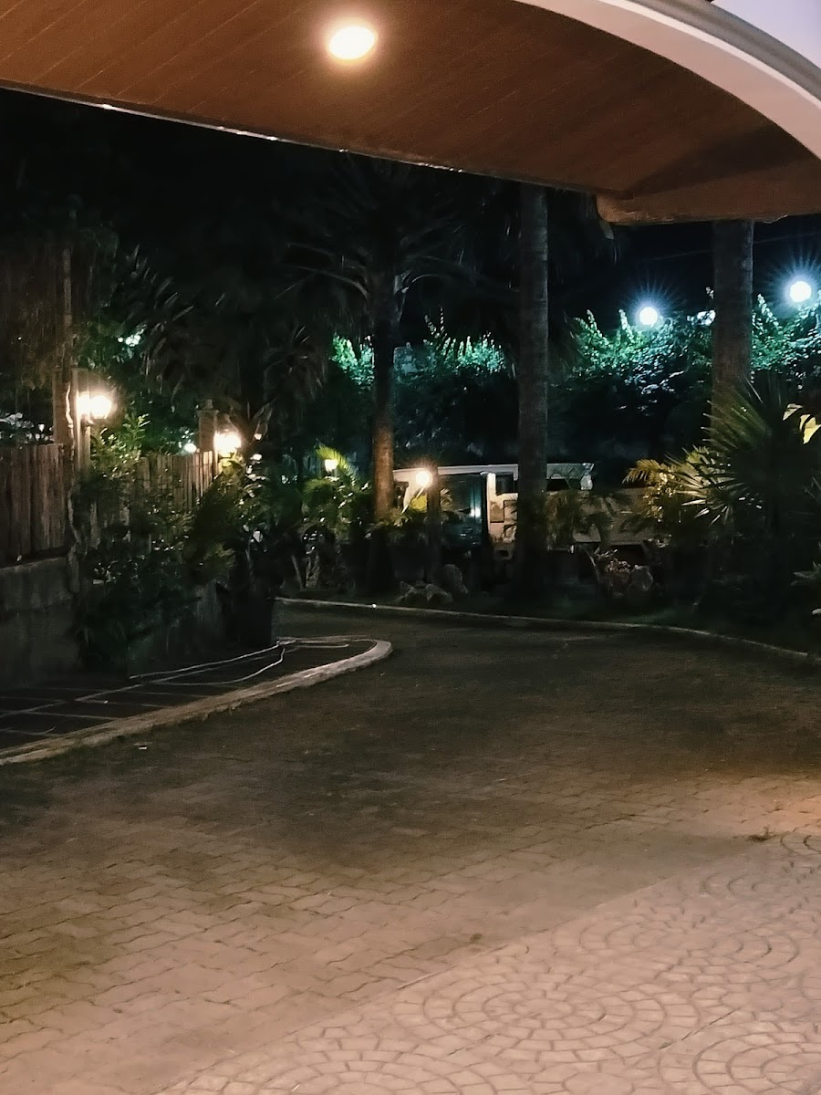 Palmeras Garden Restaurant - Photo 7