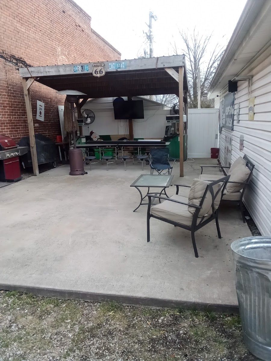 Shirley's Neighborhood Tavern