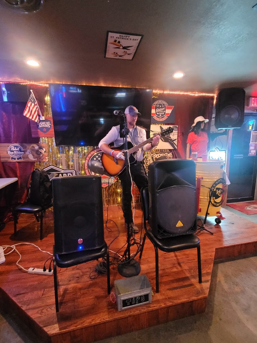 Shirley's Neighborhood Tavern - Photo 2