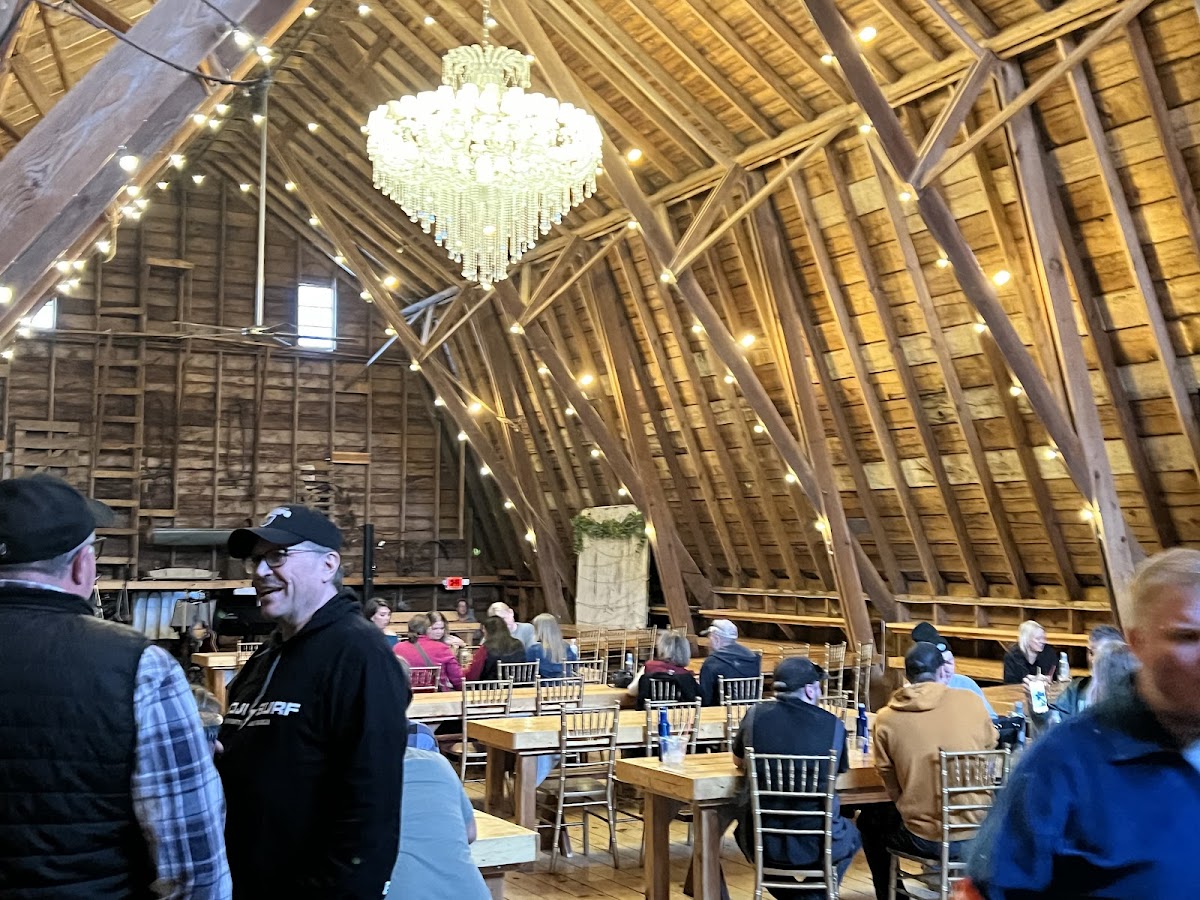 Okoboji Barn Bar & Grill - Photo 3