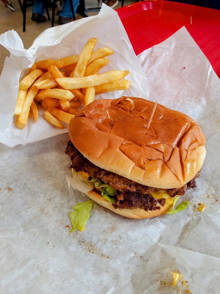 Cooper Drive-In - Photo 6