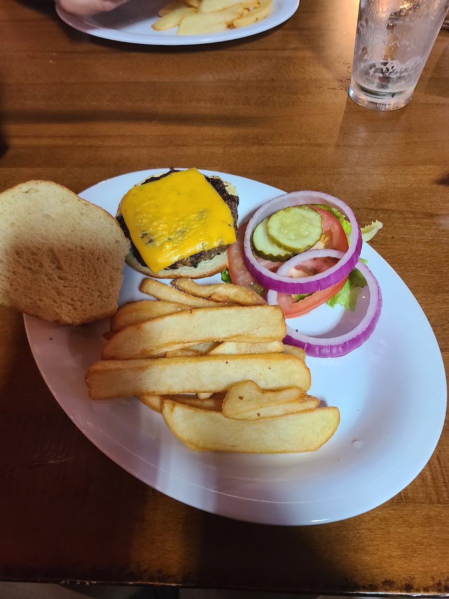Brothers Pub and Grub - Photo 4
