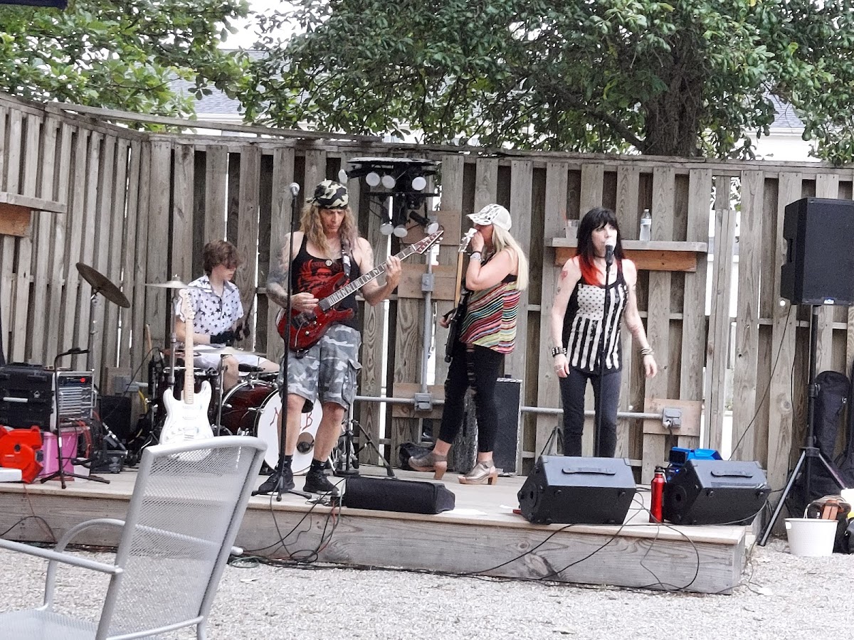 Benola’s Pub & Patio - Photo 1