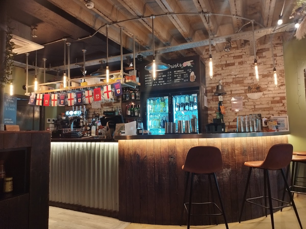 Mason's cafe/bar - Photo 2