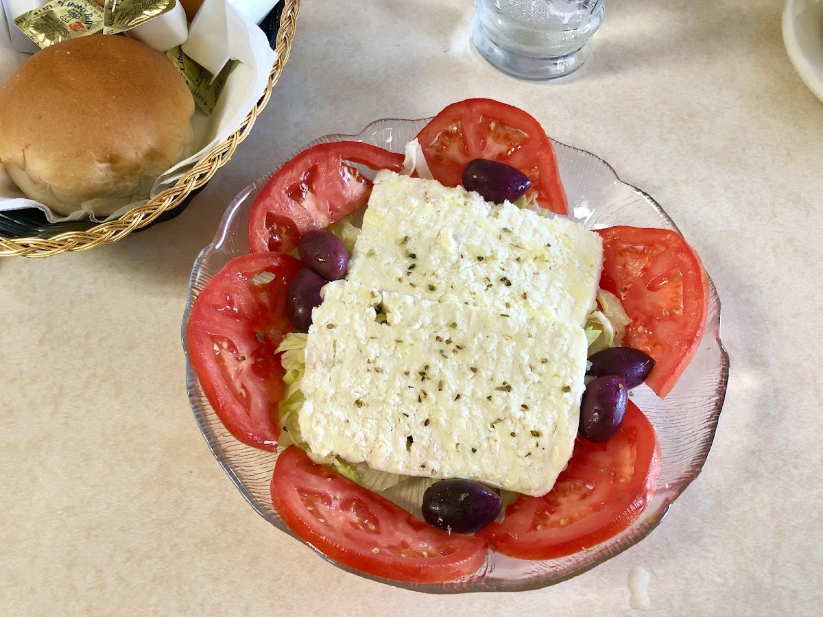 John's Hideaway Restaurant - Photo 6