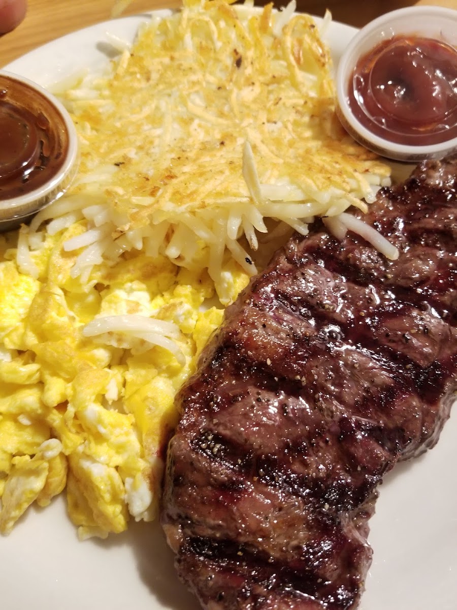 Stonehouse Bar & Grill - Photo 9