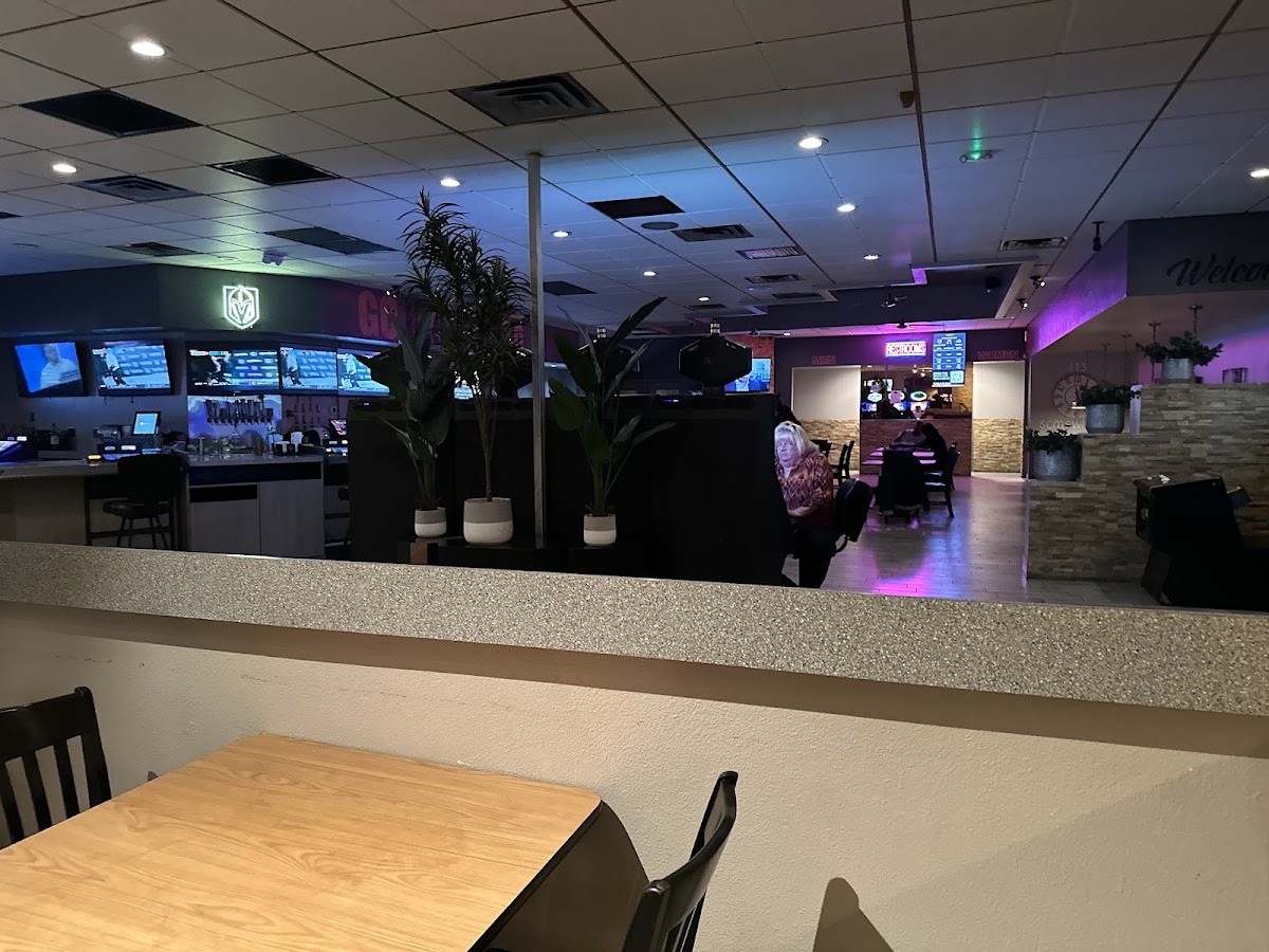 Stonehouse Bar & Grill - Photo 3