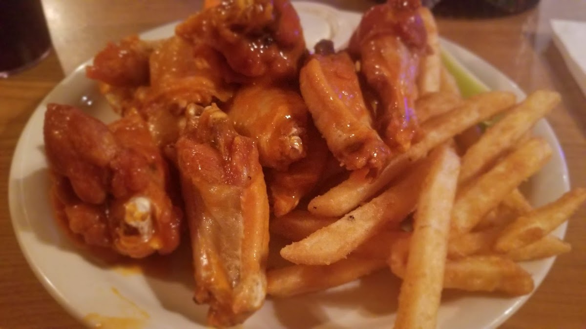 Stonehouse Bar & Grill - Photo 4