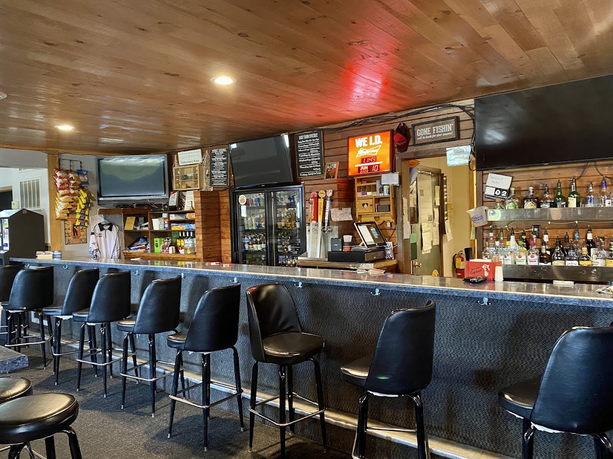 The Great Escape Bar & Grill - Photo 3