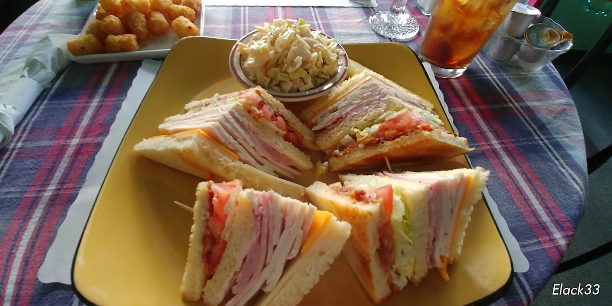 Kitty's Food and Spirits - Photo 1