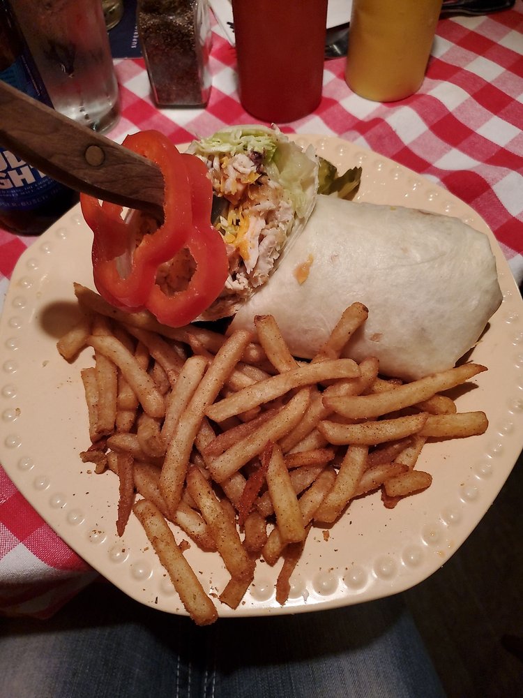 Kitty's Food and Spirits - Photo 4