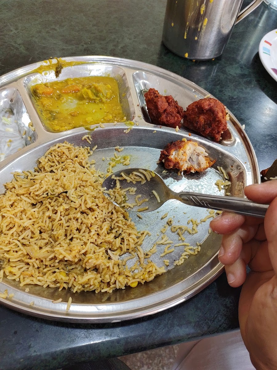 Kumar pillai Restaurant Farwaniya - Photo 4