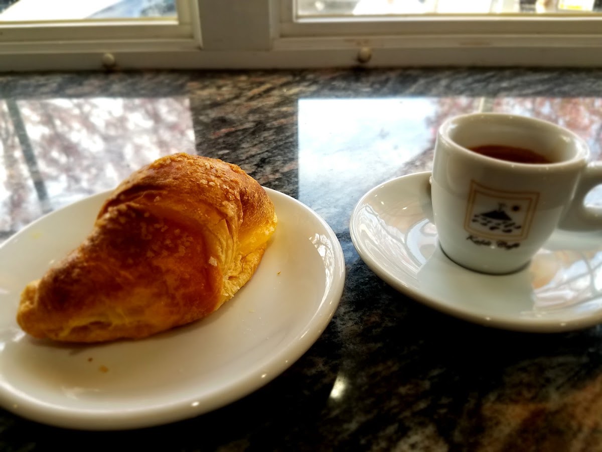 Caffe Ida - Photo 9