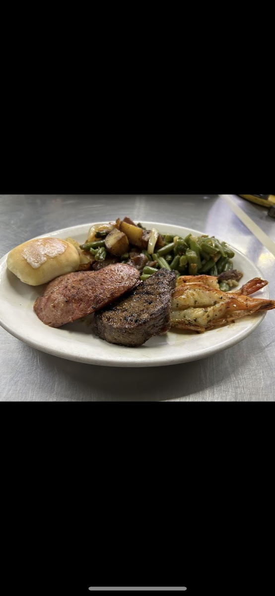 Mae's Meat Market and Cafe - Photo 2