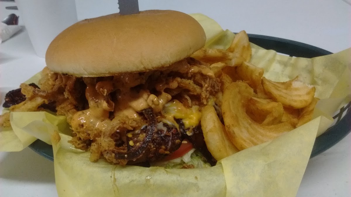 Mae's Meat Market and Cafe - Photo 4